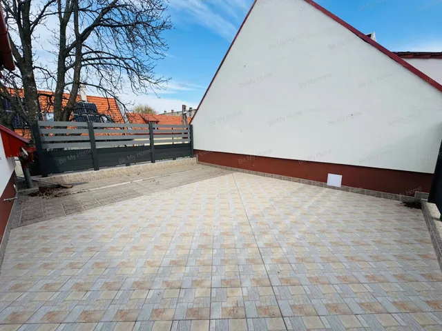Eladó lakás Budapest XV. kerület 130 nm