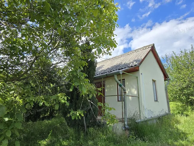 Eladó mezőgazdasági ingatlan Biatorbágy 15 nm