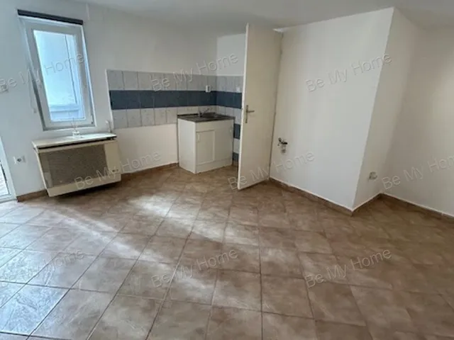 Eladó kereskedelmi és ipari ingatlan Budapest IV. kerület, Újpest 35 nm