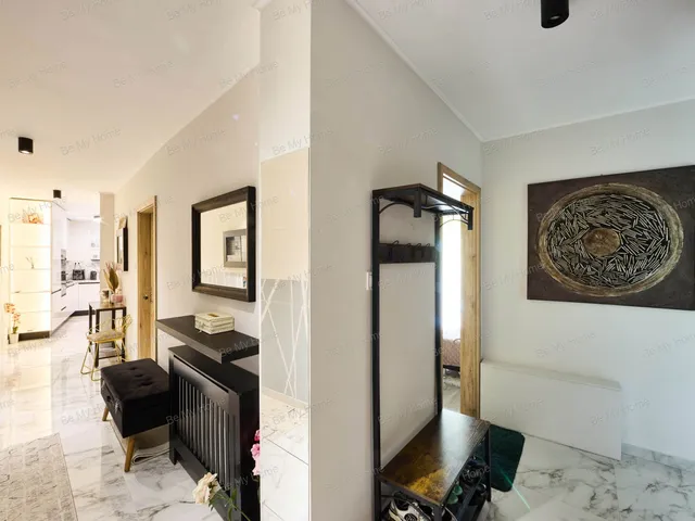 Eladó lakás Üröm 100 nm