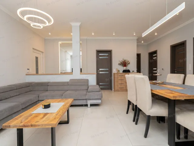 Eladó ház Solymár 222 nm