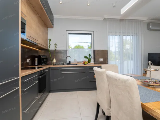 Eladó ház Solymár 222 nm