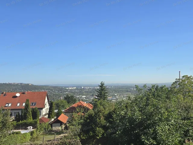 Eladó ház Budapest III. kerület, Táborhegy 178 nm