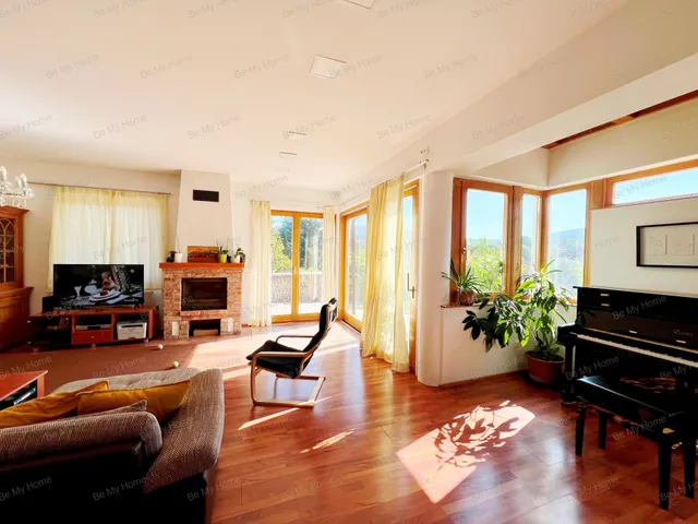 Eladó ház Budapest II. kerület, Széphalom 183 nm