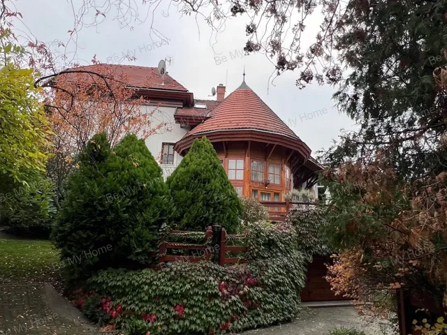 Eladó ház Budapest XII. kerület, Istenhegy 263 nm