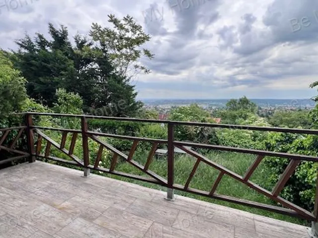 Eladó ház Budapest XII. kerület, Farkasvölgy 220 nm