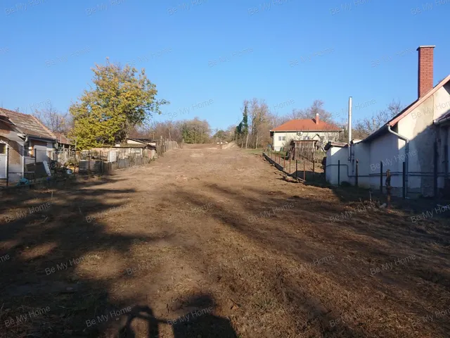 Eladó telek Őrbottyán 2400 nm