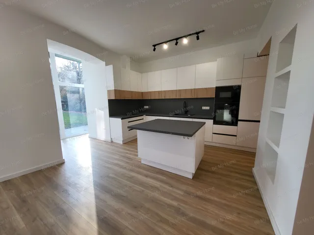 Eladó lakás Budapest III. kerület, Rómaifürdő 160 nm