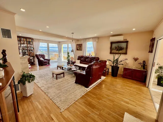 Eladó lakás Budapest III. kerület, Mátyáshegy 153 nm