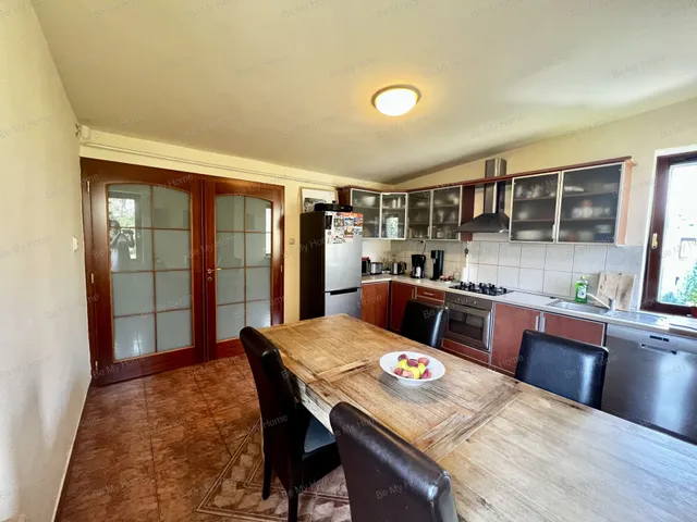 Eladó lakás Budapest III. kerület, Aquincum, Szentendrei 215 nm