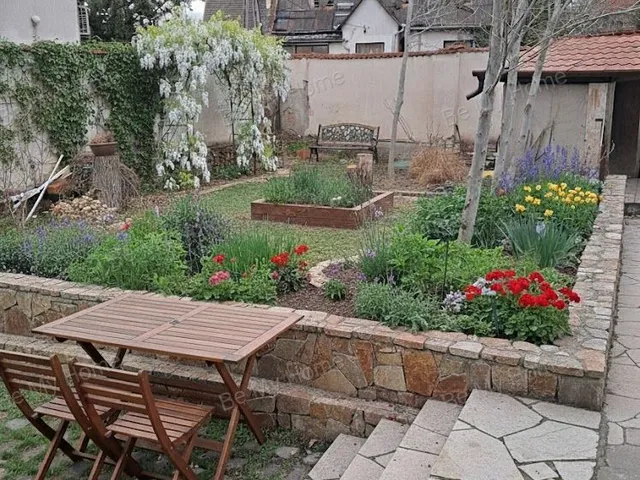 Eladó ház Budapest III. kerület, Csillaghegy 370 nm