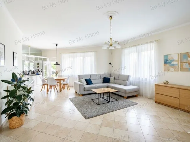 Eladó ház Budapest III. kerület, Táborhegy 700 nm