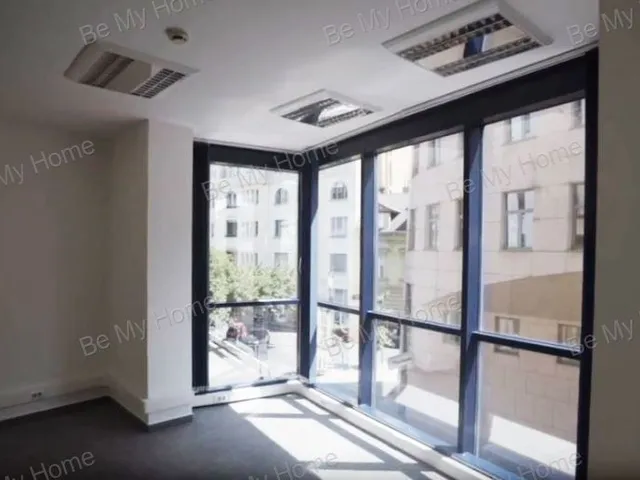 Kiadó kereskedelmi és ipari ingatlan Budapest II. kerület, Rózsadomb 128 nm