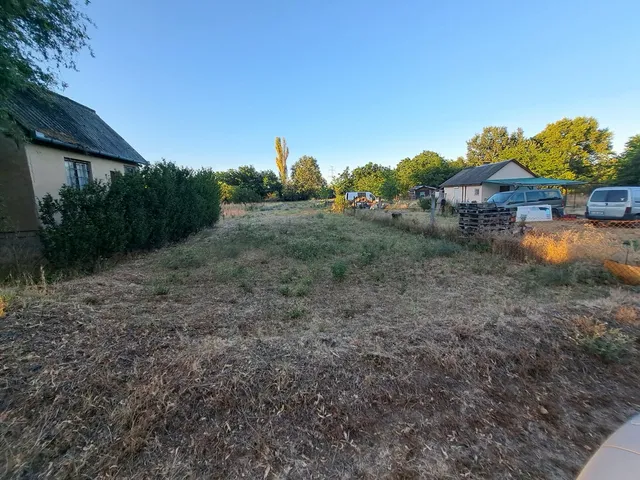 Eladó mezőgazdasági ingatlan Pilis 1068 nm