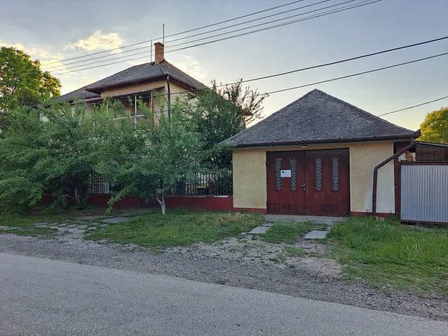 Eladó ház Pilis, Petőfi Sándor 65 218 nm