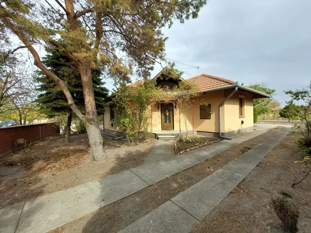 Eladó ház Cegléd 83 nm