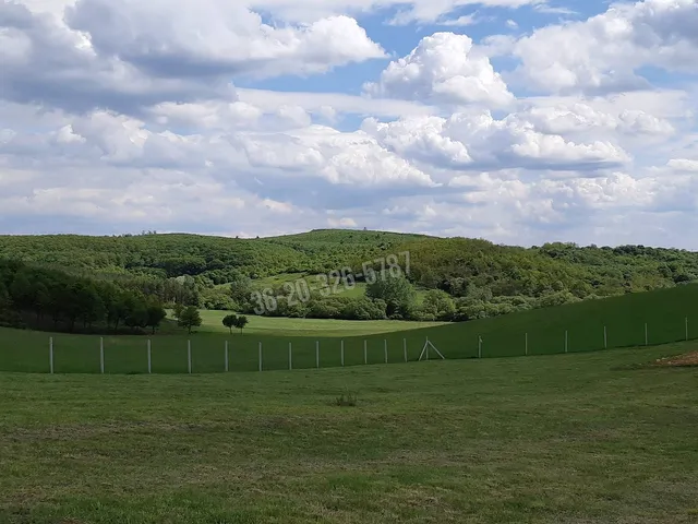 Eladó telek Alsópetény, Cser tó 1045 nm