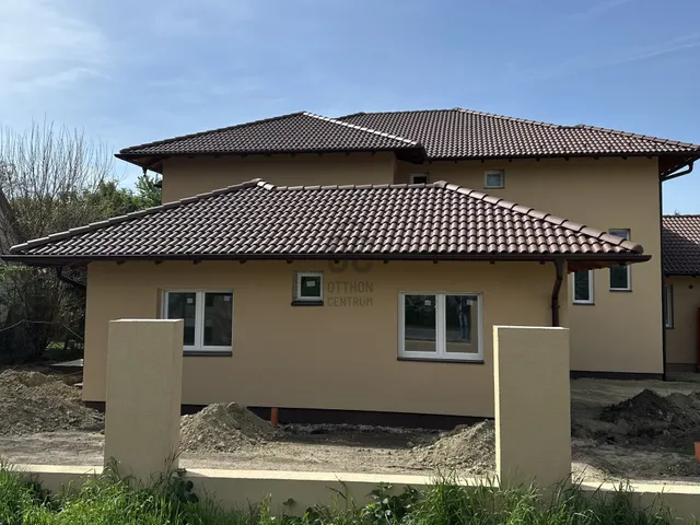 Eladó lakás Százhalombatta, Óváros 129 nm
