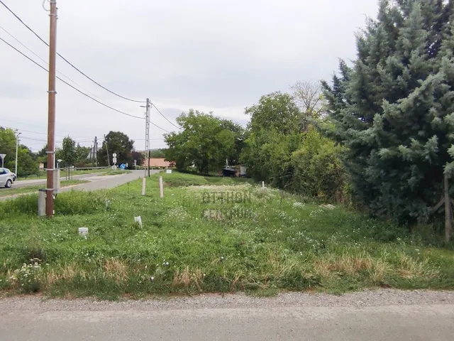 Eladó telek Telki 646 nm
