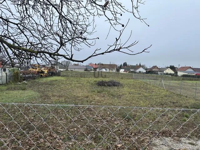 Eladó telek Rácalmás 719 nm