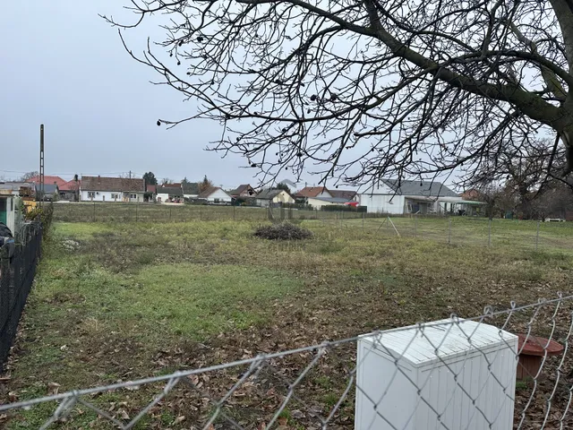 Eladó telek Rácalmás 719 nm