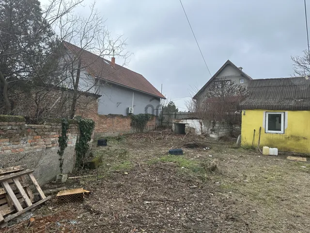 Eladó telek Ercsi 409 nm