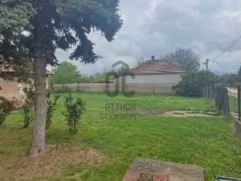 Eladó telek Ercsi 1077 nm