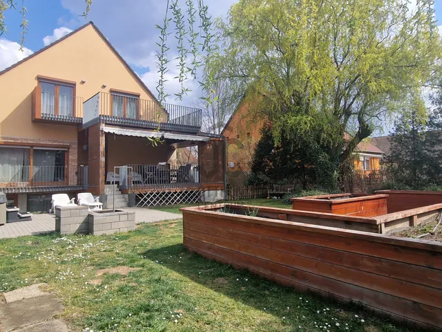 Eladó ház Budapest XVIII. kerület, Újpéteritelep 825 nm