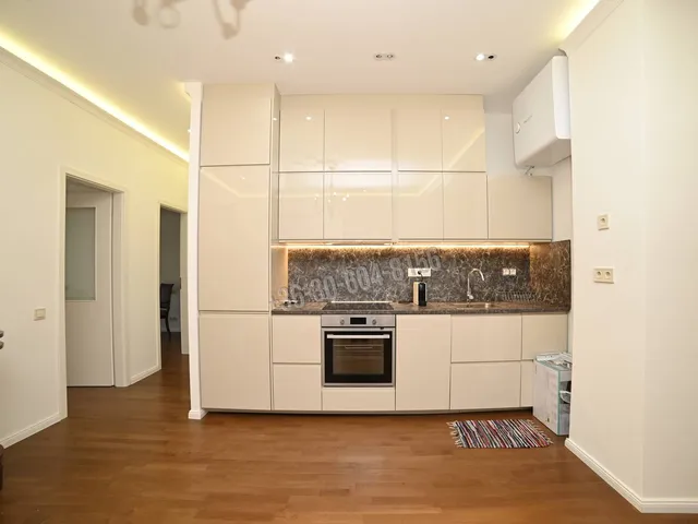 Kiadó lakás Budapest VII. kerület, Károly körút 95 nm