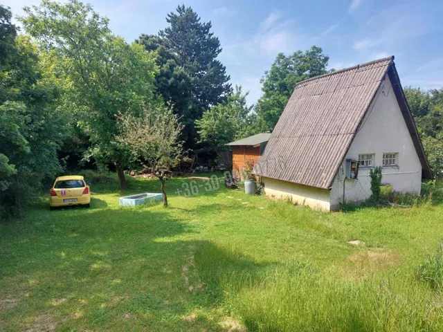 Eladó telek Nagykovácsi 960 nm