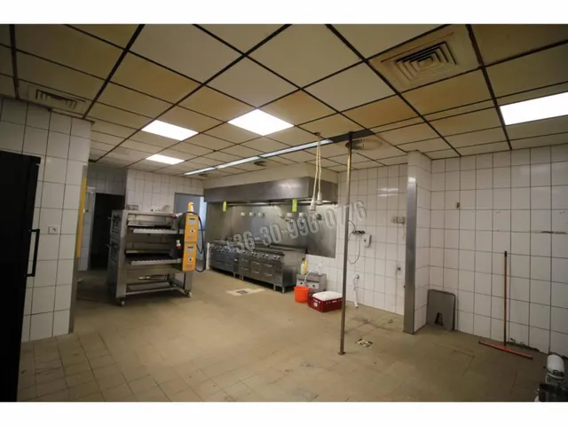 Eladó kereskedelmi és ipari ingatlan Budapest II. kerület, Lipótmező 94 nm