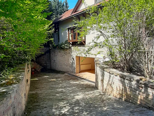 Eladó ház Mogyoród 384 nm