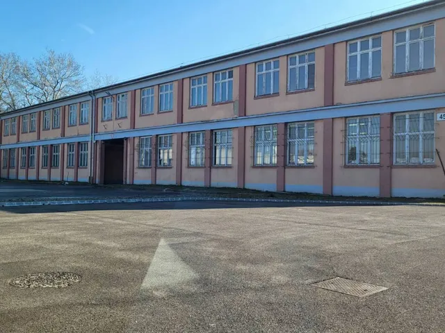 Kiadó kereskedelmi és ipari ingatlan Szigetszentmiklós 770 nm