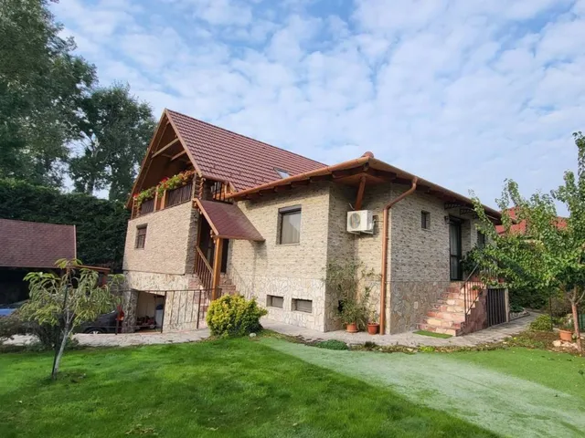 Eladó ház Szigetszentmiklós, Alsóbucka 280 nm