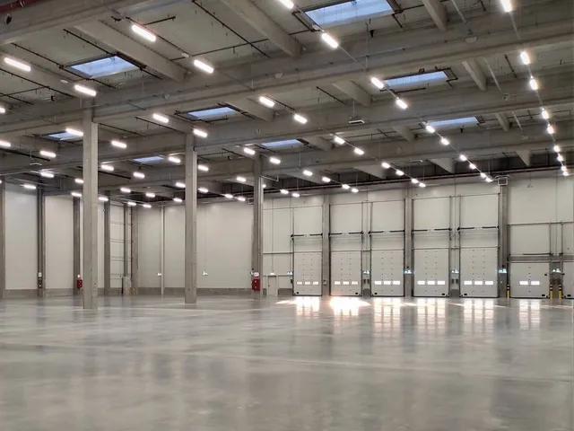 Kiadó kereskedelmi és ipari ingatlan Dunaharaszti 1000 nm