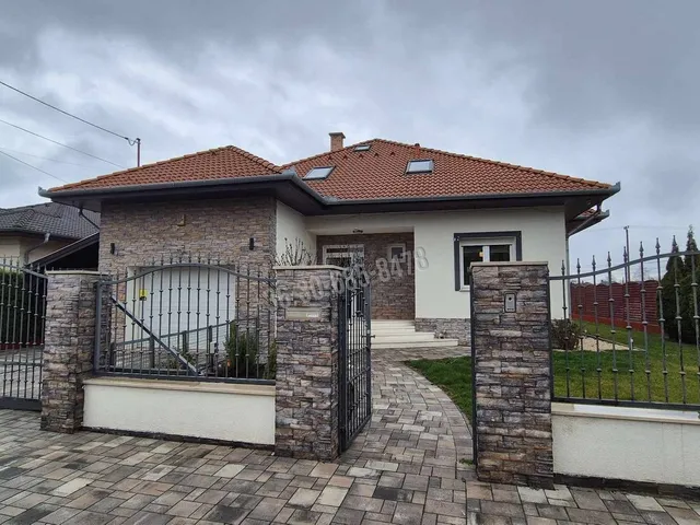 Eladó ház Dunaharaszti, Bezerédi-lakópark 240 nm