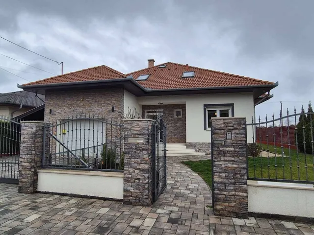 Eladó ház Dunaharaszti, Bezerédi-lakópark 240 nm