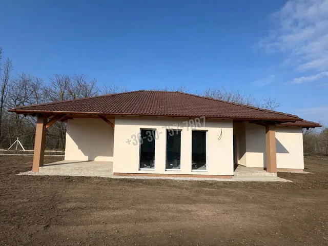 Eladó ház Kiskunlacháza 100 nm