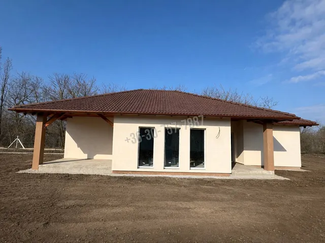 Eladó ház Kiskunlacháza 100 nm