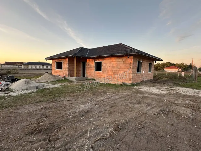 Eladó ház Szigetcsép 100 nm