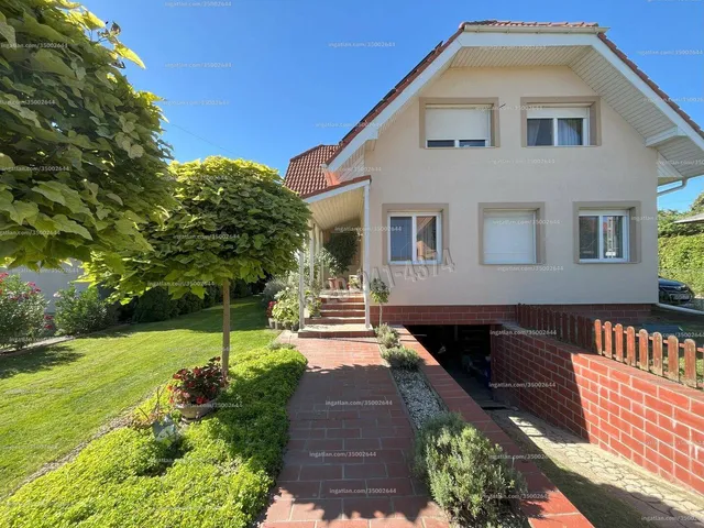 Eladó ház Dunaharaszti, Óváros 300 nm