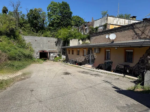Eladó kereskedelmi és ipari ingatlan Budapest XXII. kerület, Budafok 106 nm