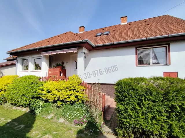 Eladó ház Bő 305 nm