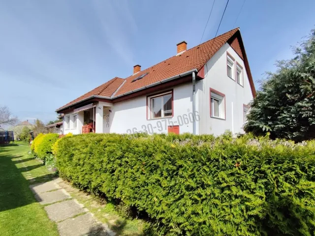 Eladó ház Bő 305 nm