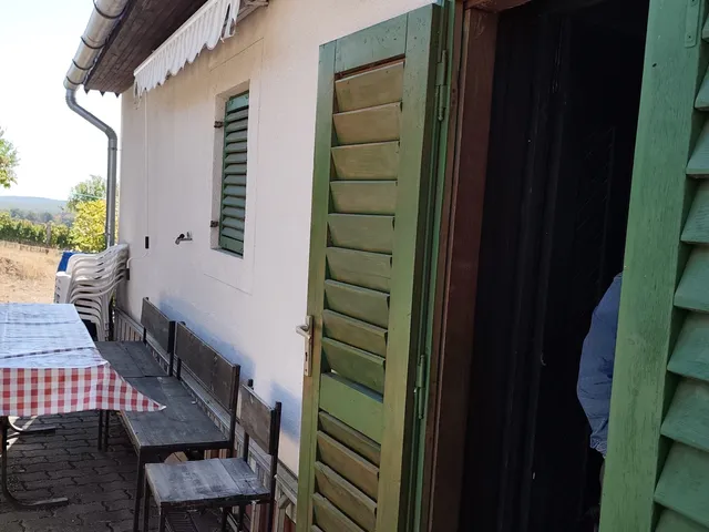 Eladó mezőgazdasági ingatlan Pécsely 82 nm
