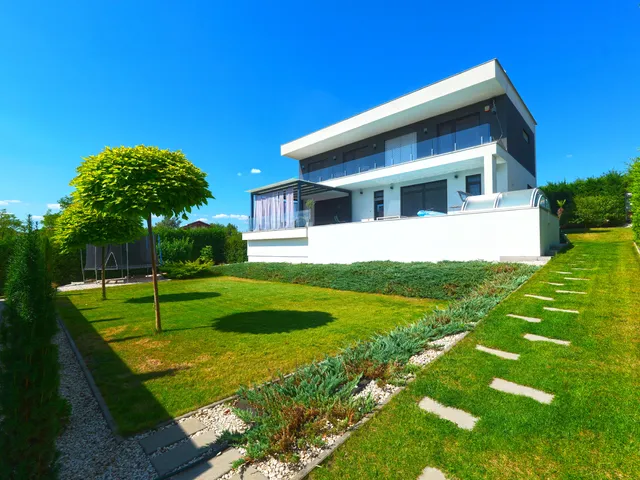 Eladó ház Vác, Deákvár 343 nm