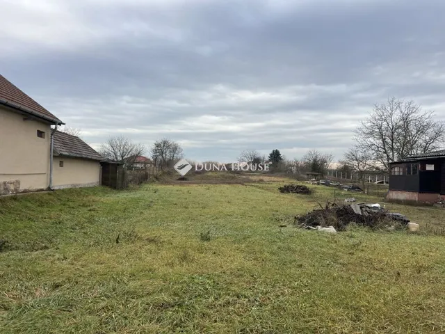 Eladó telek Kóka, Viola utca 892 nm