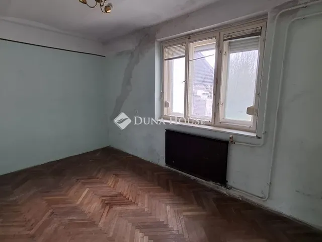 Eladó ház Beloiannisz, Száráfisz utca 65 nm