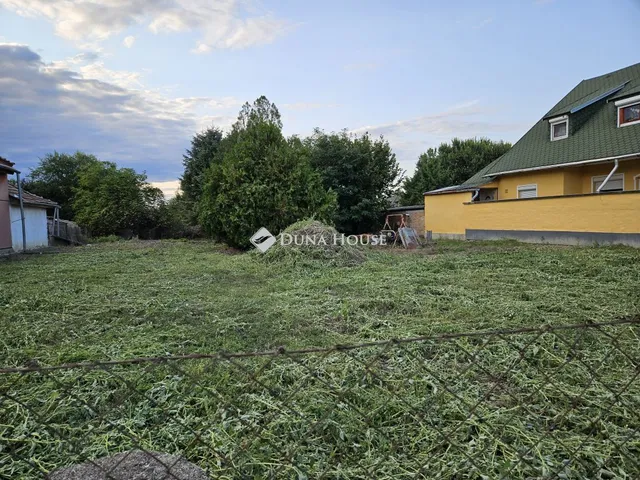 Eladó telek Balatonfőkajár 1410 nm