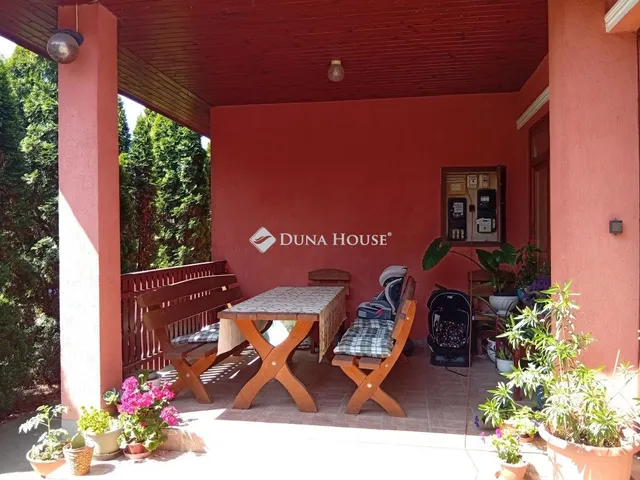 Eladó ház Dány 140 nm